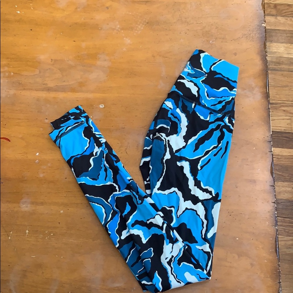 I am selling blue camp lululemmon leggings
